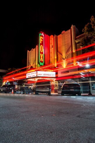 Plus de détails pour 241 Main St, Salinas, CA - Sports et loisirs à vendre