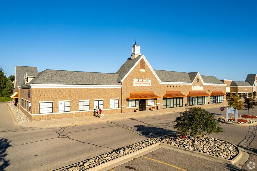 4986 N Adams Rd, Oakland Township, MI à louer - Photo principale – Image 1 sur 1