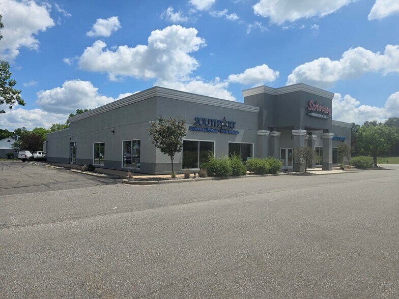 2107 Robin Ln, Rib Mountain, WI à louer - Photo de l’immeuble – Image 2 sur 6
