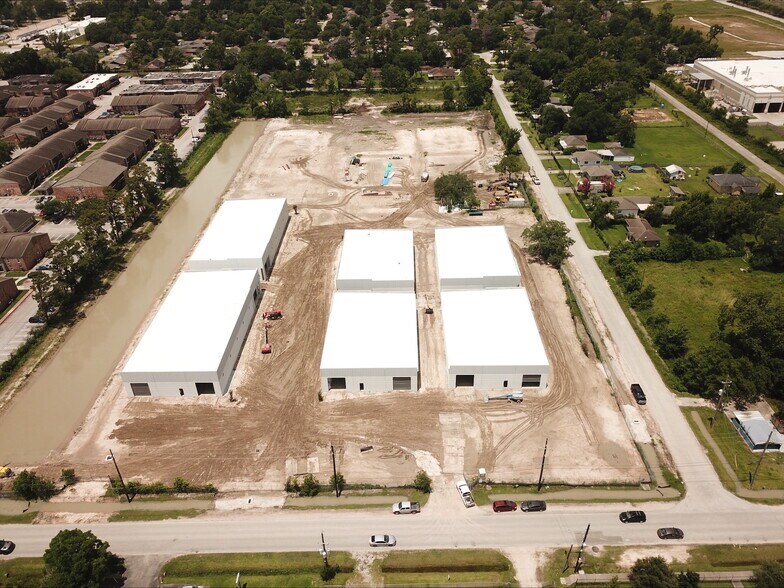14815 Lee Rd, Houston, TX à vendre - Photo de l’immeuble – Image 3 sur 11