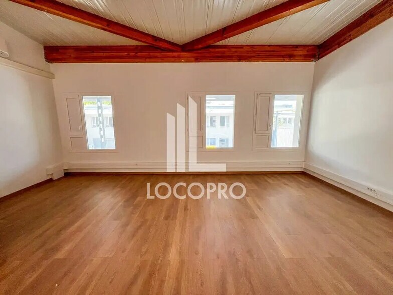 Bureau dans Avignon à louer - Photo de l’immeuble – Image 2 sur 5