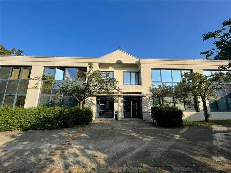 Bureau dans Créteil à louer - Photo de l’immeuble – Image 1 sur 5