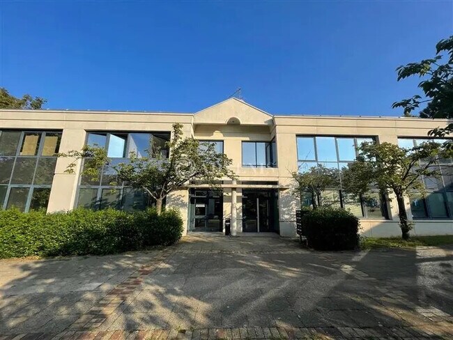 Plus de détails pour Bureau à louer