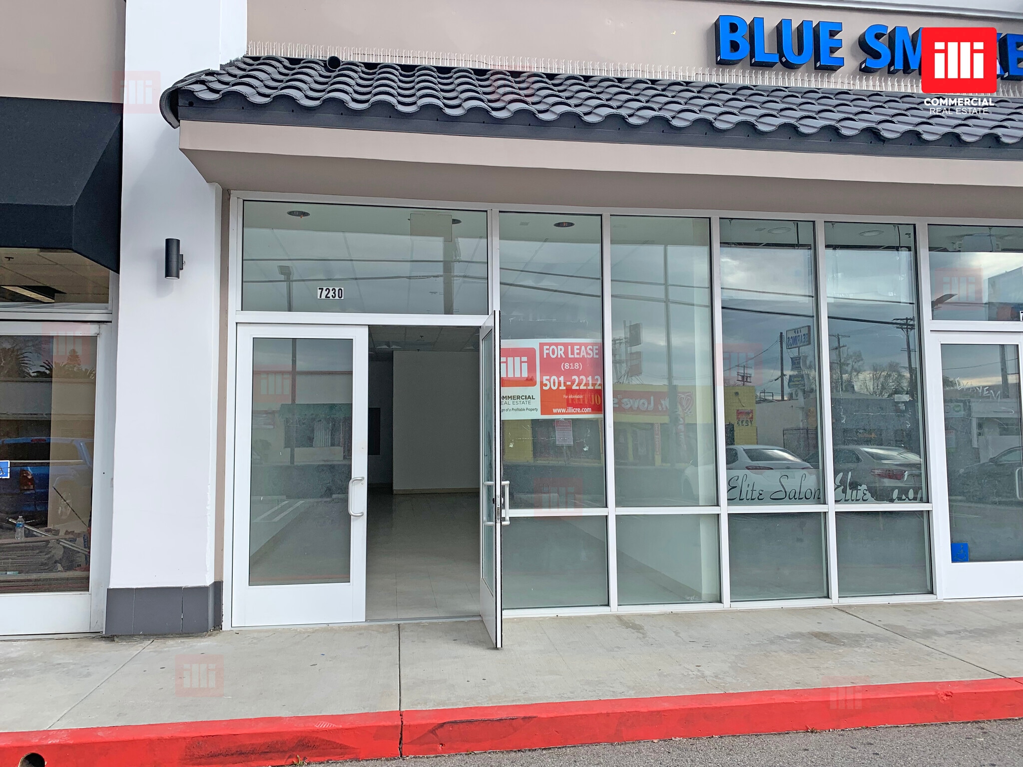 21355 Sherman Way, Canoga Park, CA à louer Photo intérieure– Image 1 sur 3