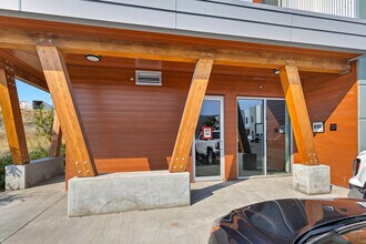 2171 Optic Crt, Kelowna, BC à louer Photo intérieure– Image 2 sur 7