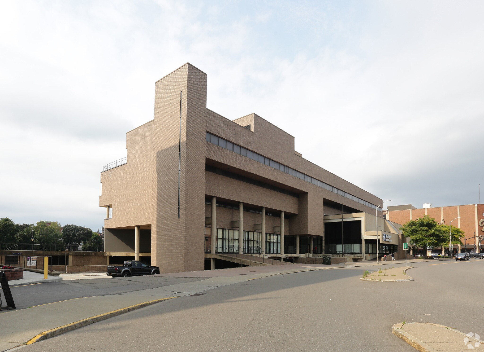 2 Court St, Binghamton, NY à louer Photo principale– Image 1 sur 26