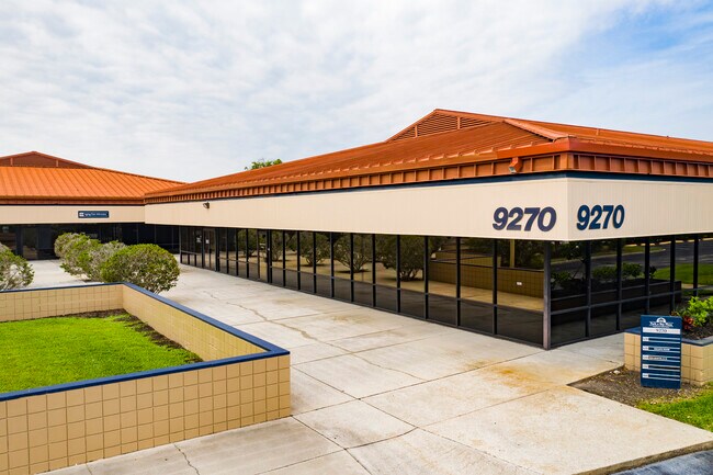 Plus de détails pour 9280 Bay Plaza Blvd, Tampa, FL - Bureau, Local d'activités à louer