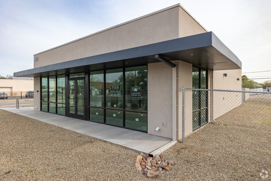 2886 N 1st Ave, Tucson, AZ à louer - Photo principale – Image 1 sur 2