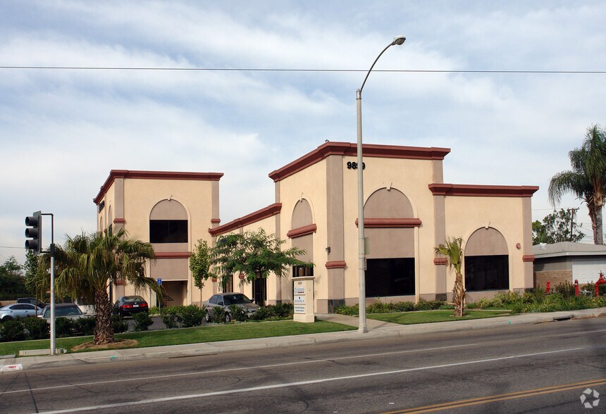 9899 Indiana Ave, Riverside, CA à louer - Photo de l’immeuble – Image 3 sur 6