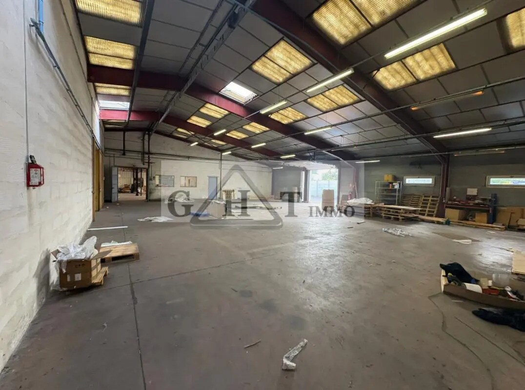 Industriel/Logistique dans VERNEUIL-L'ETANG à louer Photo intérieure– Image 1 sur 13
