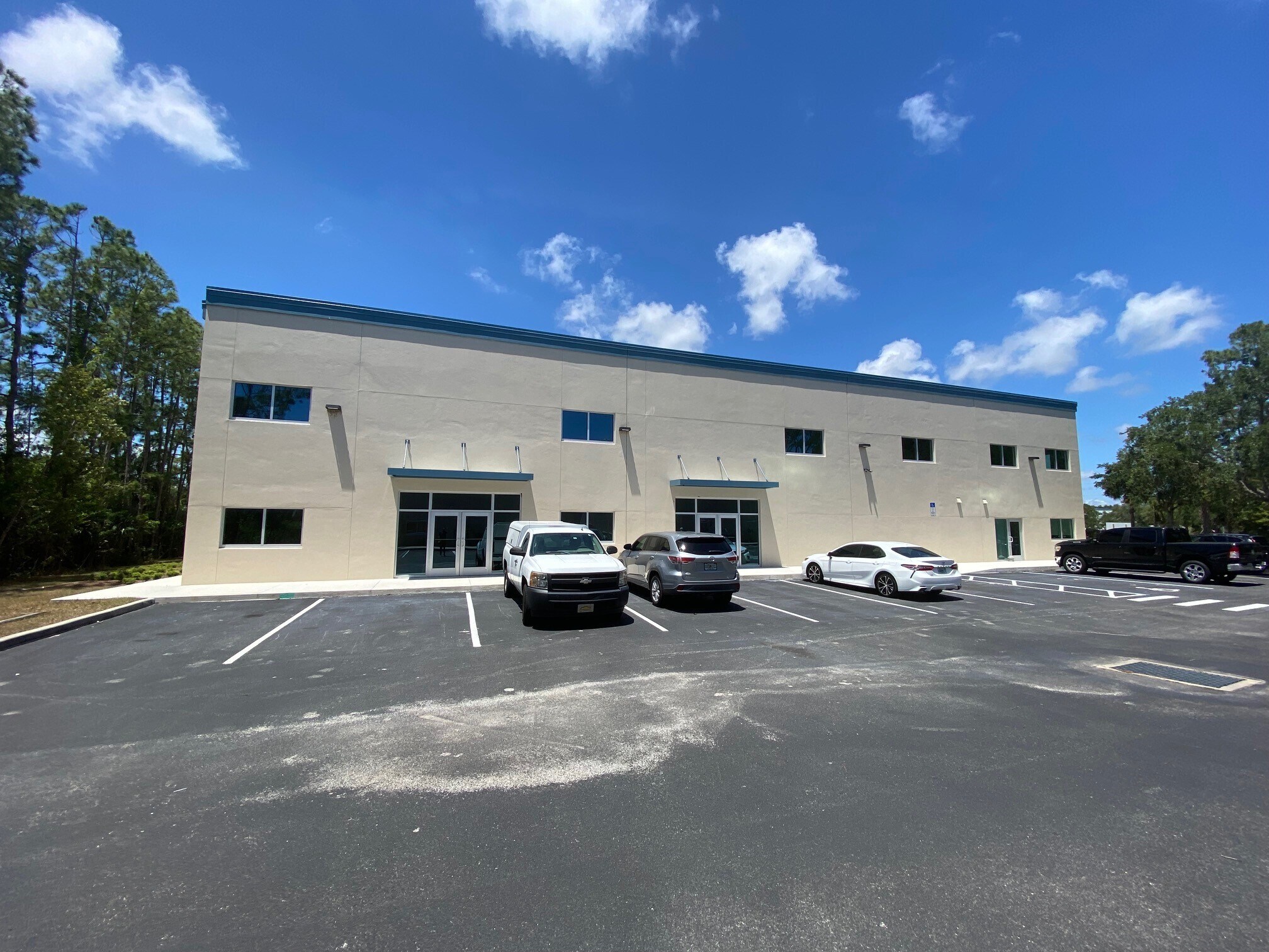 3127 Skyway Circle, Melbourne, FL à louer Photo principale– Image 1 sur 7