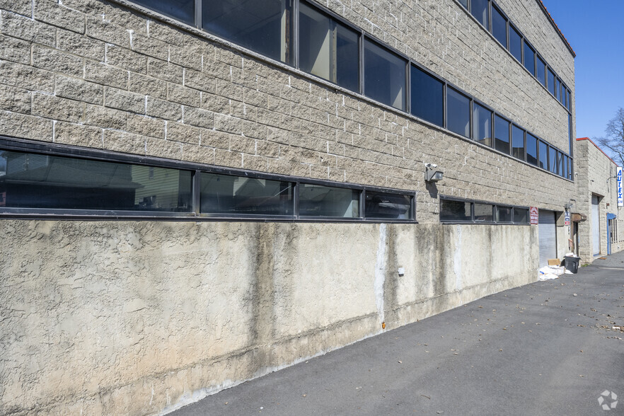 98 Wakefield Ave, Staten Island, NY à louer - Photo de l’immeuble – Image 3 sur 4