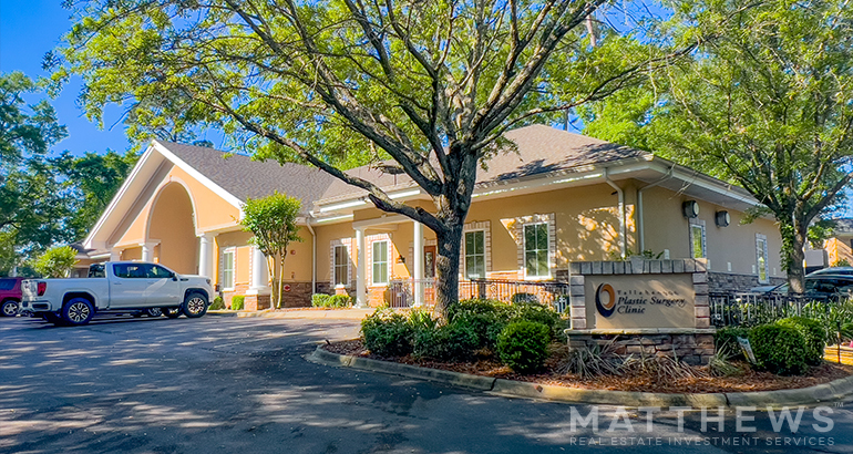 2452 Mahan Dr, Tallahassee, FL à vendre - Photo principale – Image 1 sur 4