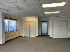 6001 Cochran Rd, Solon, OH à louer Photo intérieure– Image 2 sur 4