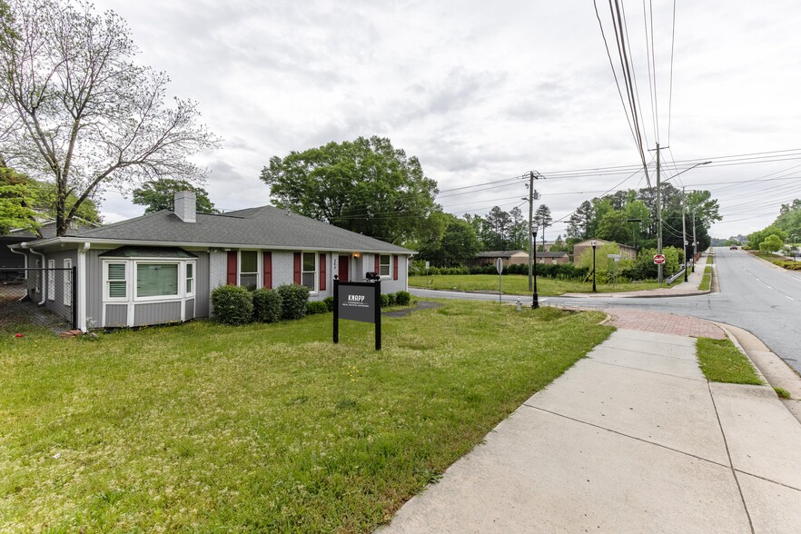 560 NE Fairground St, Marietta, GA à louer - Photo de l’immeuble – Image 3 sur 13