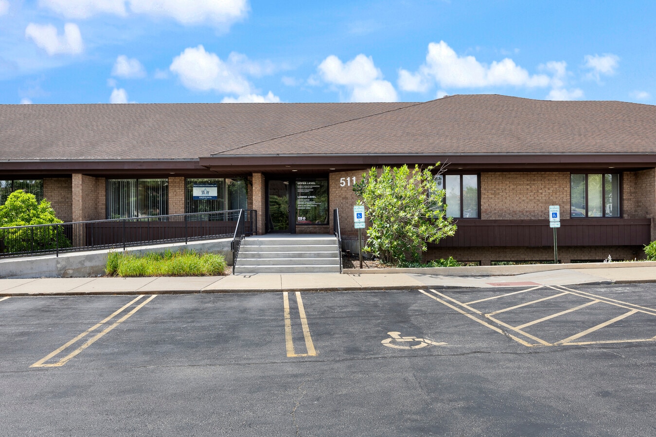 511-515 Thornhill Dr, Carol Stream, IL 60188 - Lot E -  - Photo intérieure - Image 1 of 17