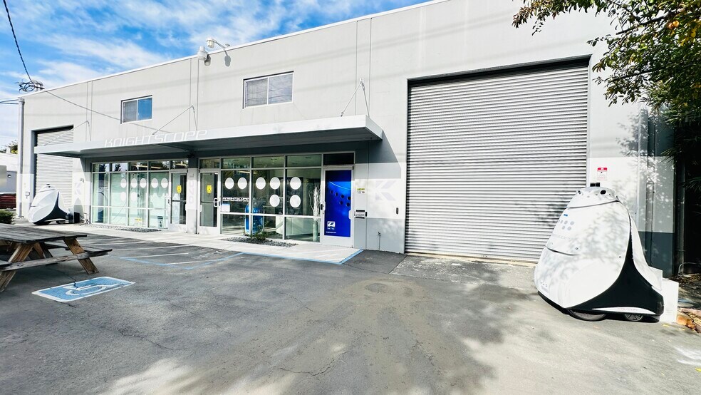 1070-1080 Terra Bella Ave, Mountain View, CA à louer - Photo de l’immeuble – Image 1 sur 5