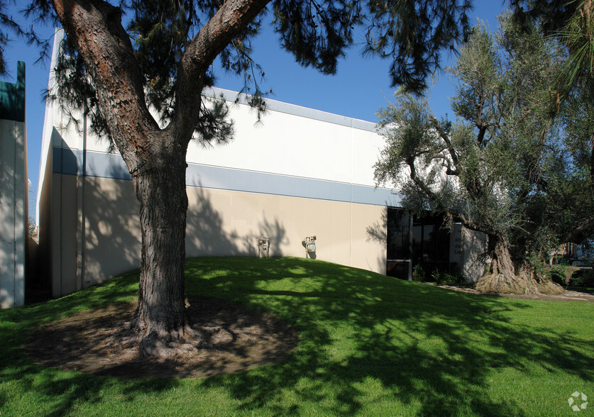 13744 Monte Vista Ave, Chino, CA à louer - Photo de l’immeuble – Image 3 sur 3