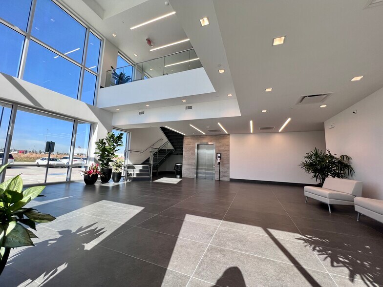 24130 State Highway 249, Tomball, TX à louer - Photo intérieure – Image 3 sur 4