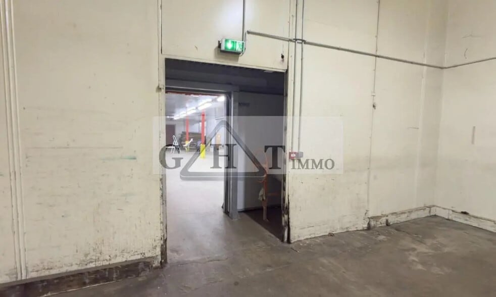 Bureau dans Crégy-lès-Meaux à louer - Photo de l’immeuble – Image 3 sur 15