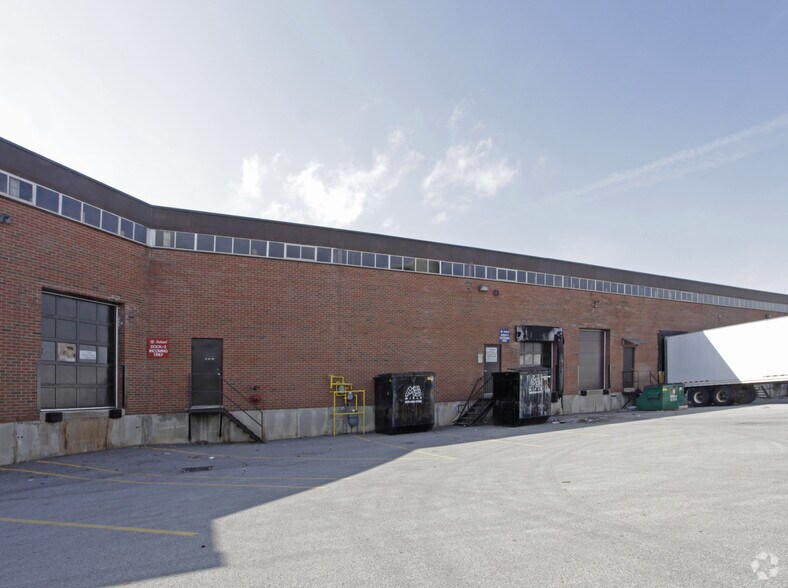 3710 Nashua Dr, Mississauga, ON à louer - Photo de l’immeuble – Image 2 sur 2
