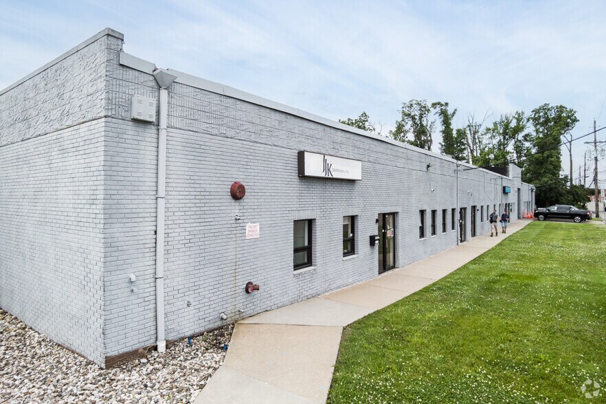 111 Moonachie Ave, Moonachie, NJ à louer - Photo de l’immeuble – Image 1 sur 6