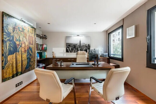 Plus de détails pour Bureau à vendre