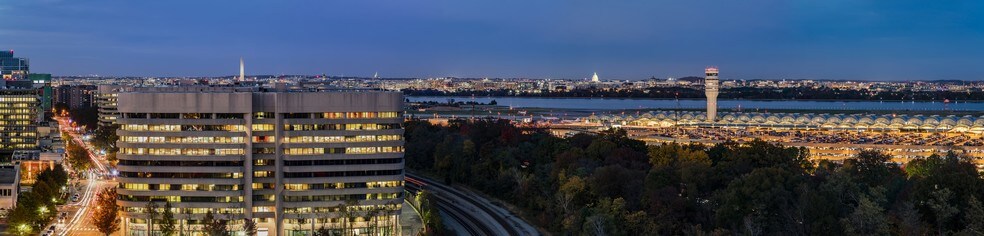 2733 Crystal Dr, Arlington, VA à louer - Photo de l’immeuble – Image 2 sur 28