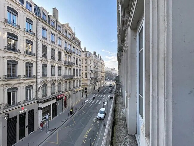 Plus de détails pour 98 Rue Président Edouard Herriot, Lyon - Bureau à louer