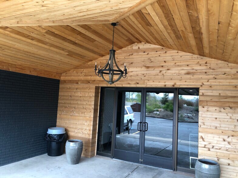 640-650 N Main St, North Salt Lake, UT à louer - Photo de l’immeuble – Image 2 sur 31
