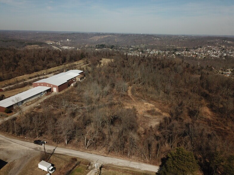 1397 1397 Airport Road, Aliquippa, PA à vendre - Photo de l’immeuble – Image 2 sur 41