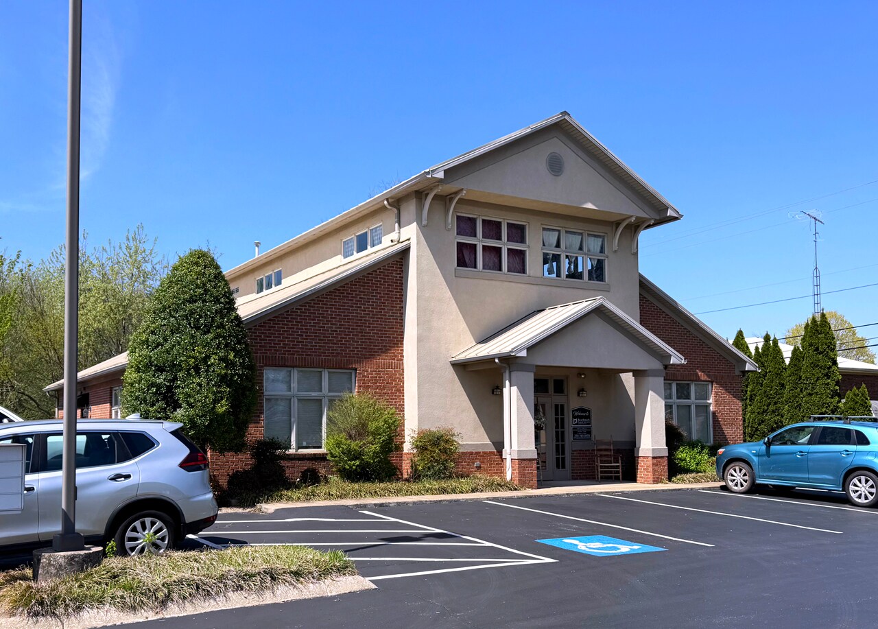 1721 McIntosh Dr, Bowling Green, KY à vendre Photo de l’immeuble– Image 1 sur 44