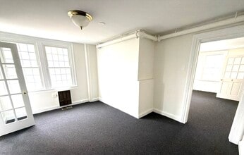 129 Main St, Old Saybrook, CT à louer Photo intérieure– Image 2 sur 3