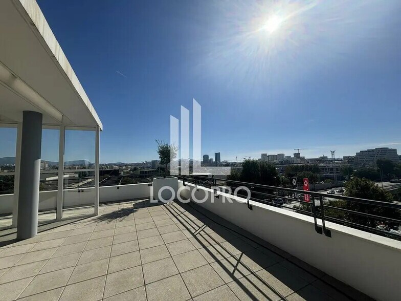 Bureau dans Marseille à louer - Photo de l’immeuble – Image 1 sur 5