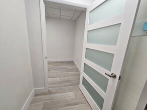 12550 Biscayne Blvd, North Miami, FL à louer Photo intérieure– Image 1 sur 4