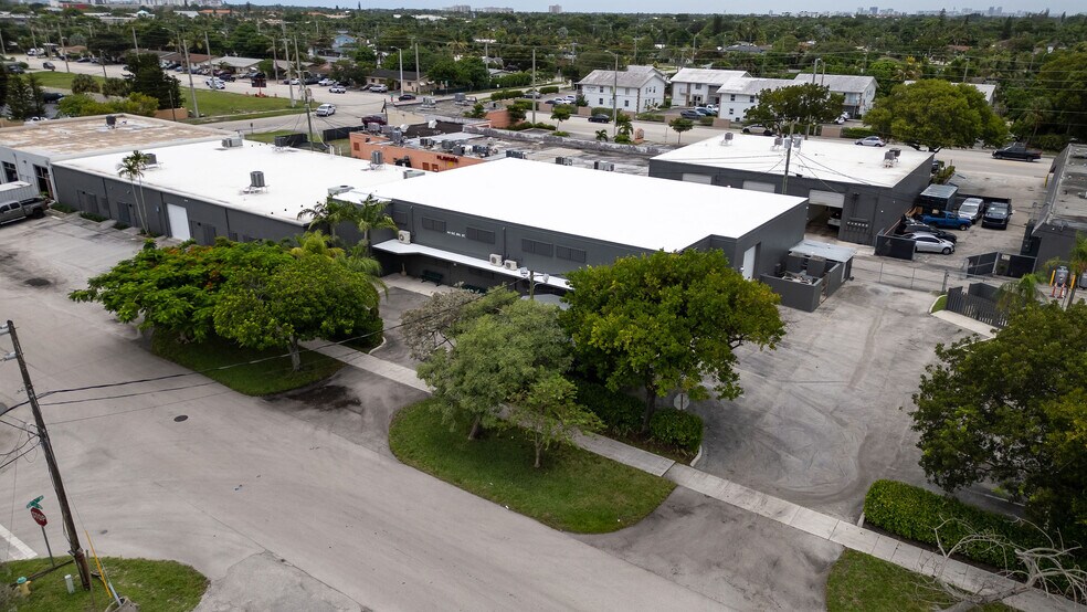 44 SE 9th St, Deerfield Beach, FL à vendre - Photo de l’immeuble – Image 1 sur 28
