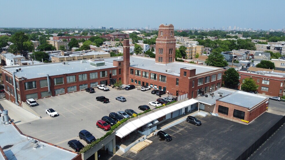 1240 N Homan Ave, Chicago, IL à louer - Photo de l’immeuble – Image 2 sur 7