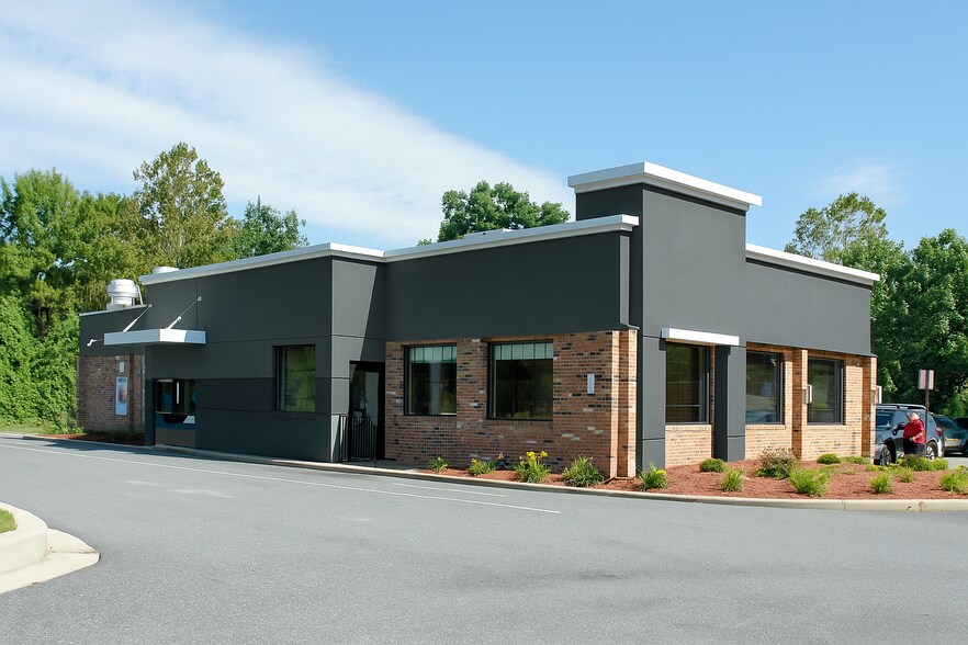 2000A Pulaski Hwy, Edgewood, MD à louer - Photo de l’immeuble – Image 1 sur 13