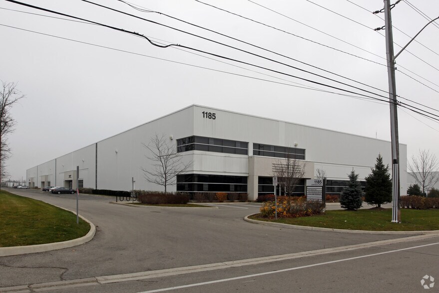 1185 Corporate Dr, Burlington, ON à louer - Photo principale – Image 1 sur 2