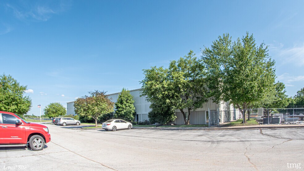 2715 N Airport Commerce Ave, Springfield, MO à vendre - Photo de l’immeuble – Image 3 sur 5