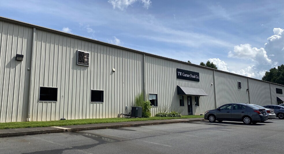 4303 Idlewild Industrial Dr, Winston-Salem, NC à louer - Photo de l’immeuble – Image 3 sur 8