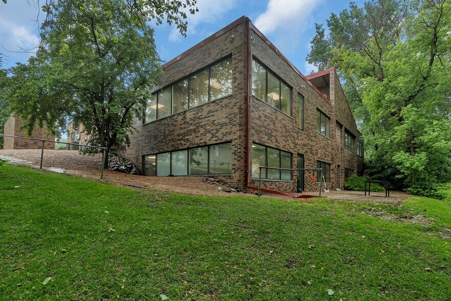 18 S Riverside Ave, Sartell, MN à louer - Photo de l’immeuble – Image 2 sur 22