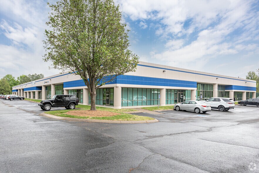 5225-5259 Harding Pl, Nashville, TN à louer - Photo de l’immeuble – Image 3 sur 3