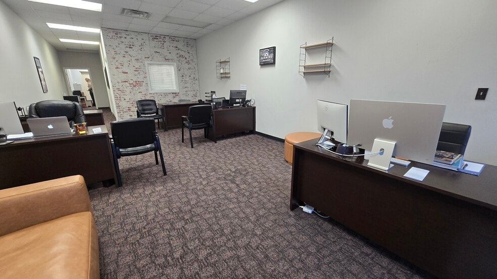 980-1000 N Main St, Vidor, TX à louer - Photo intérieure – Image 2 sur 3