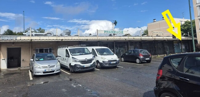 Plus de détails pour Local commercial à louer