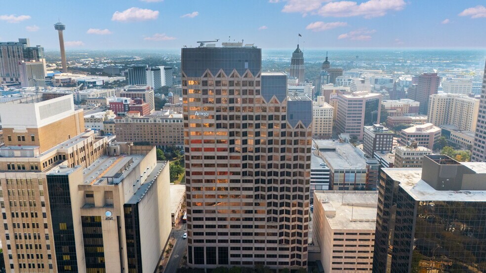 300 Convent St, San Antonio, TX à louer - Photo de l’immeuble – Image 1 sur 20