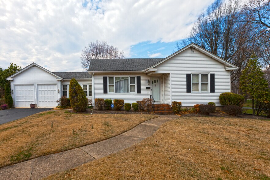 30 Cooper Ave, Marlton, NJ à vendre - Photo de l’immeuble – Image 1 sur 11