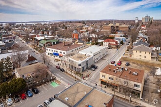 37 Rue Sainte-Anne, Ste-Anne-de-Bellevue, QC - VUE AÉRIENNE  vue de carte