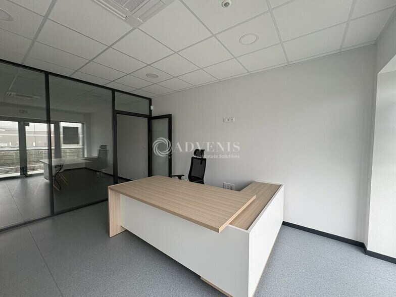 Bureau dans Rouillon à louer - Photo intérieure – Image 2 sur 3