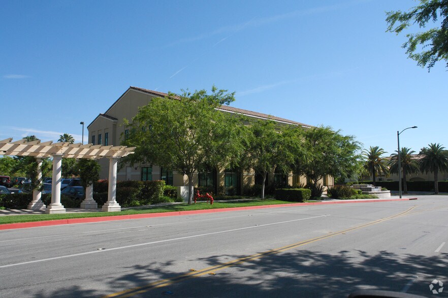 23925 Park Sorrento, Calabasas, CA à louer - Photo de l’immeuble – Image 2 sur 3